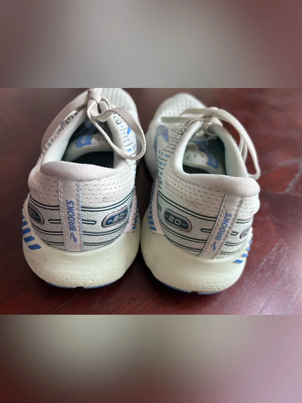Brooks Women's Glycerin Running Shoes - Light Gray with Blue Accents size 9